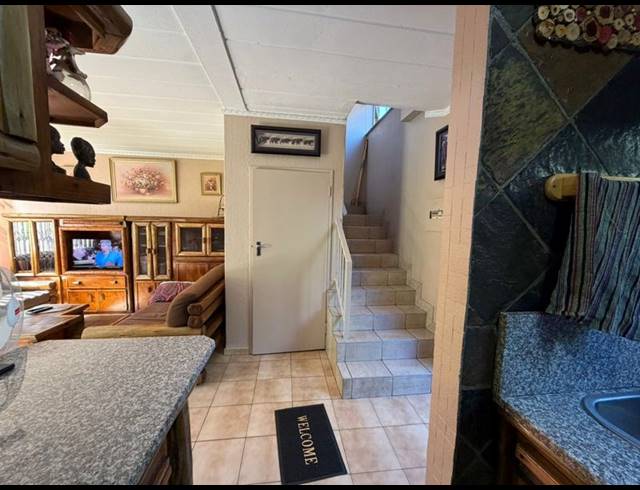 2 BEDROOM TOWNHOUSE FOR SALE IN DORANDIA